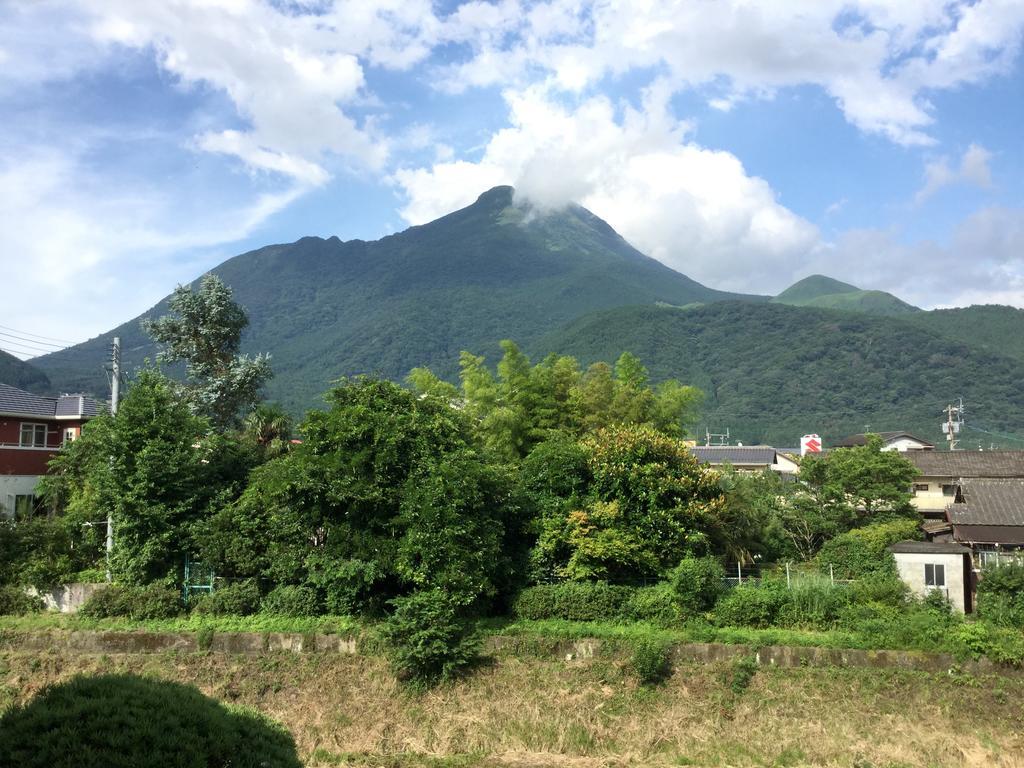 Yufuin Ryokan Tatsumi Hotel Buitenkant foto